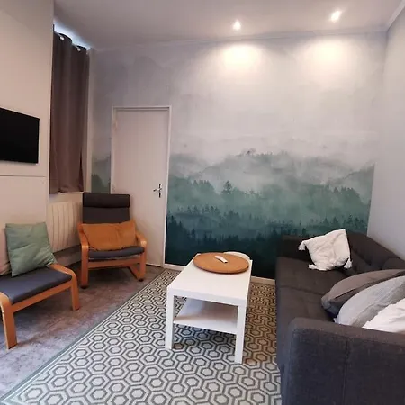 4 Personnes Equipe En Centre-ville