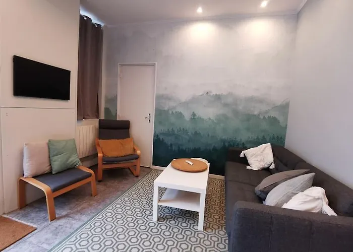 4 Personnes Equipe En Centre-ville